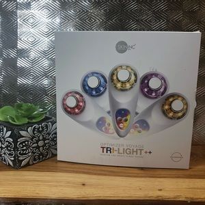 SKIN INC Optimizer Voyage Tri-Light++